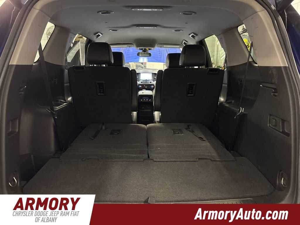 Thumbnail: 2023 GMC Acadia - 32