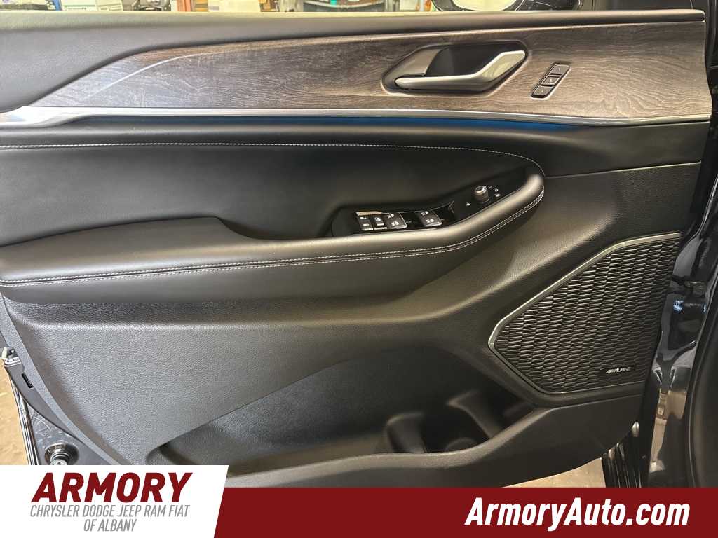 Thumbnail: 2023 Jeep Grand Cherokee - 7