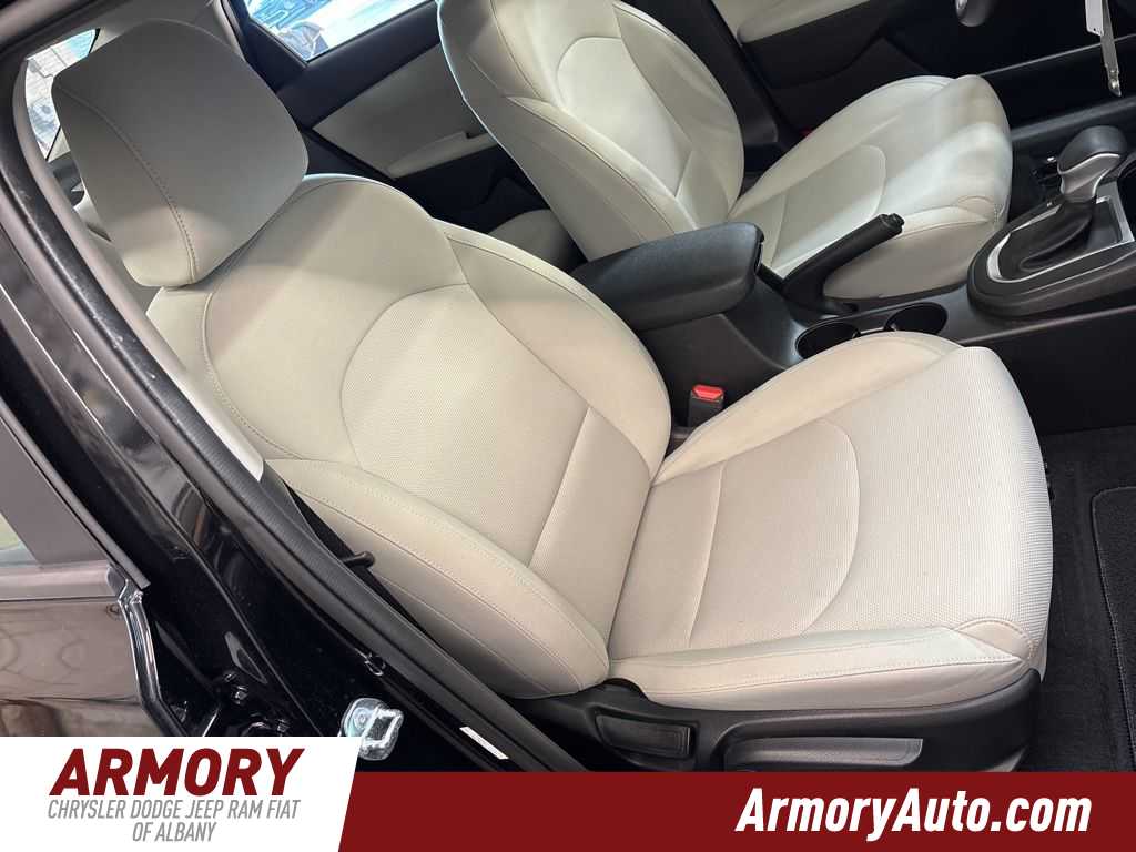 Thumbnail: 2023 Kia Forte - 35