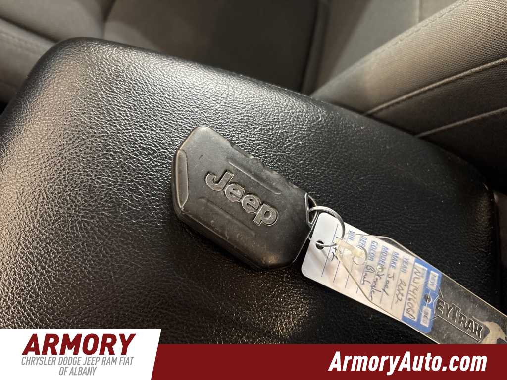 Thumbnail: 2022 Jeep Wrangler - 22