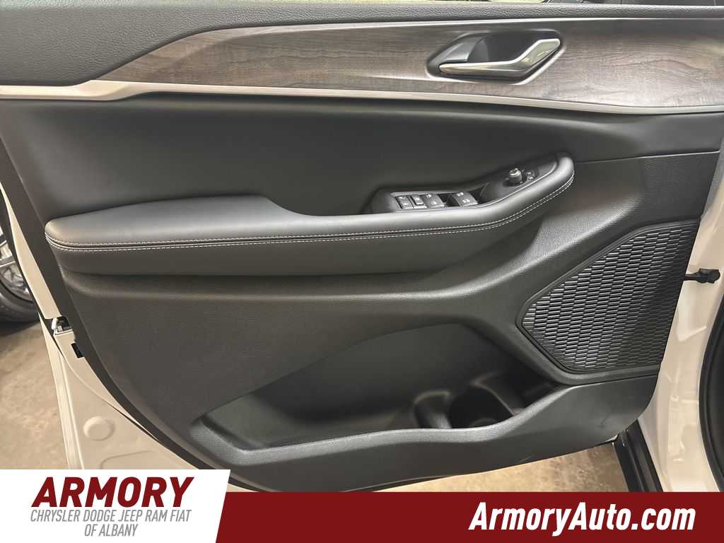 Thumbnail: 2026 Jeep Grand Cherokee - 7