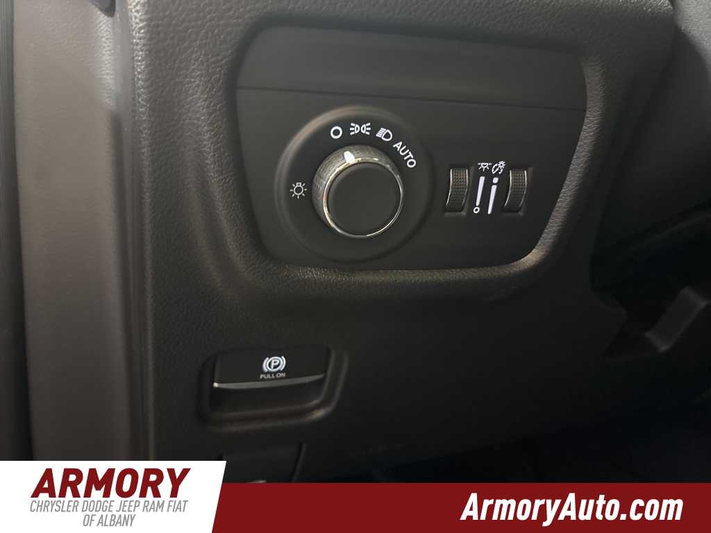 Thumbnail: 2025 Jeep Grand Cherokee - 10