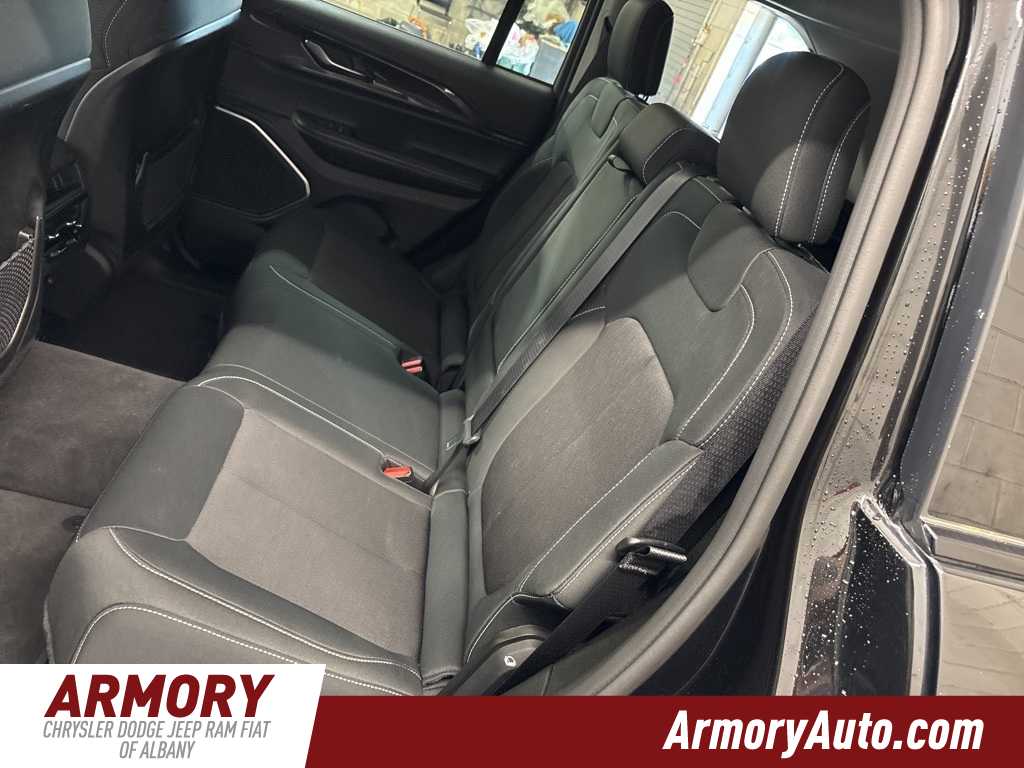 Thumbnail: 2022 Jeep Grand Cherokee - 25