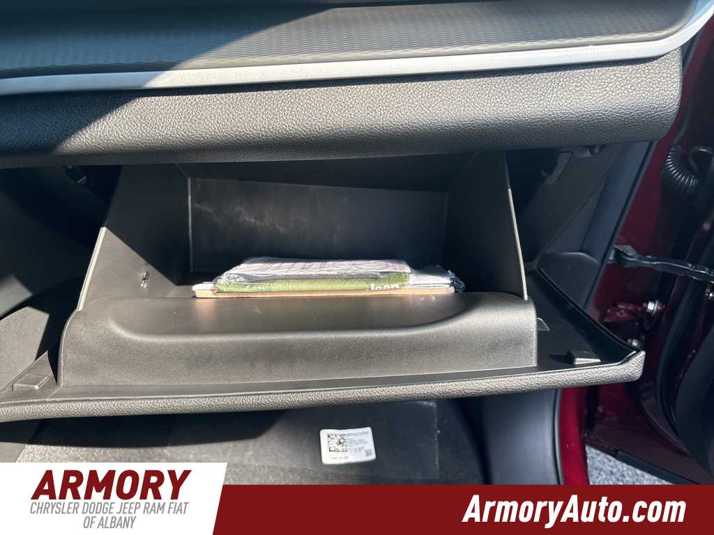 Thumbnail: 2025 Jeep Grand Cherokee - 31