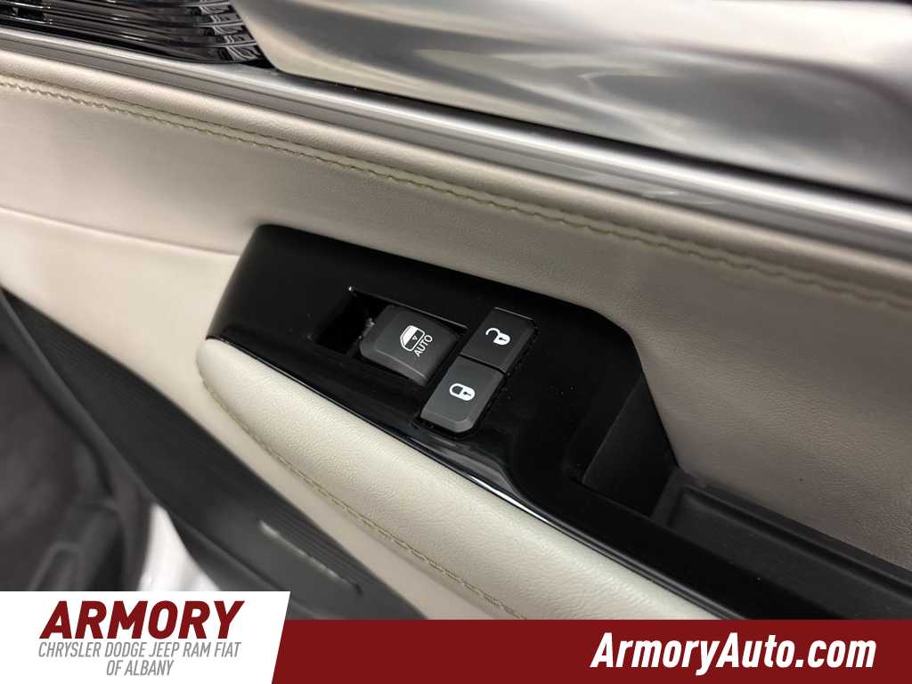 Thumbnail: 2024 Jeep Wagoneer - 36