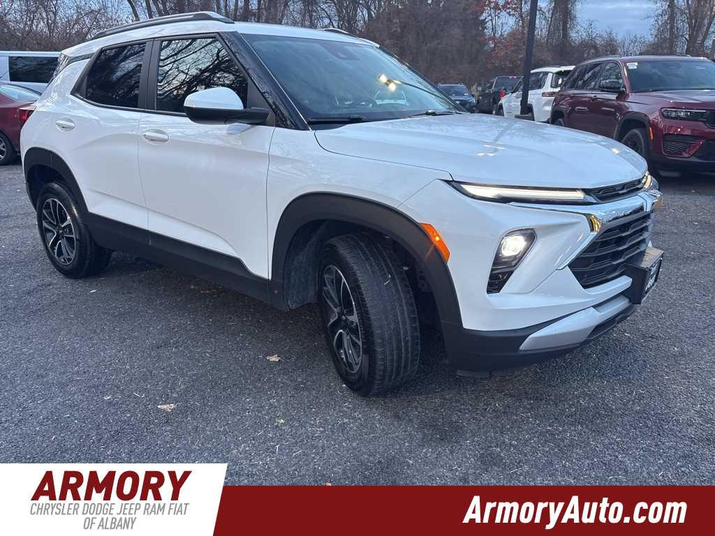 Thumbnail: 2024 Chevrolet TrailBlazer - 3