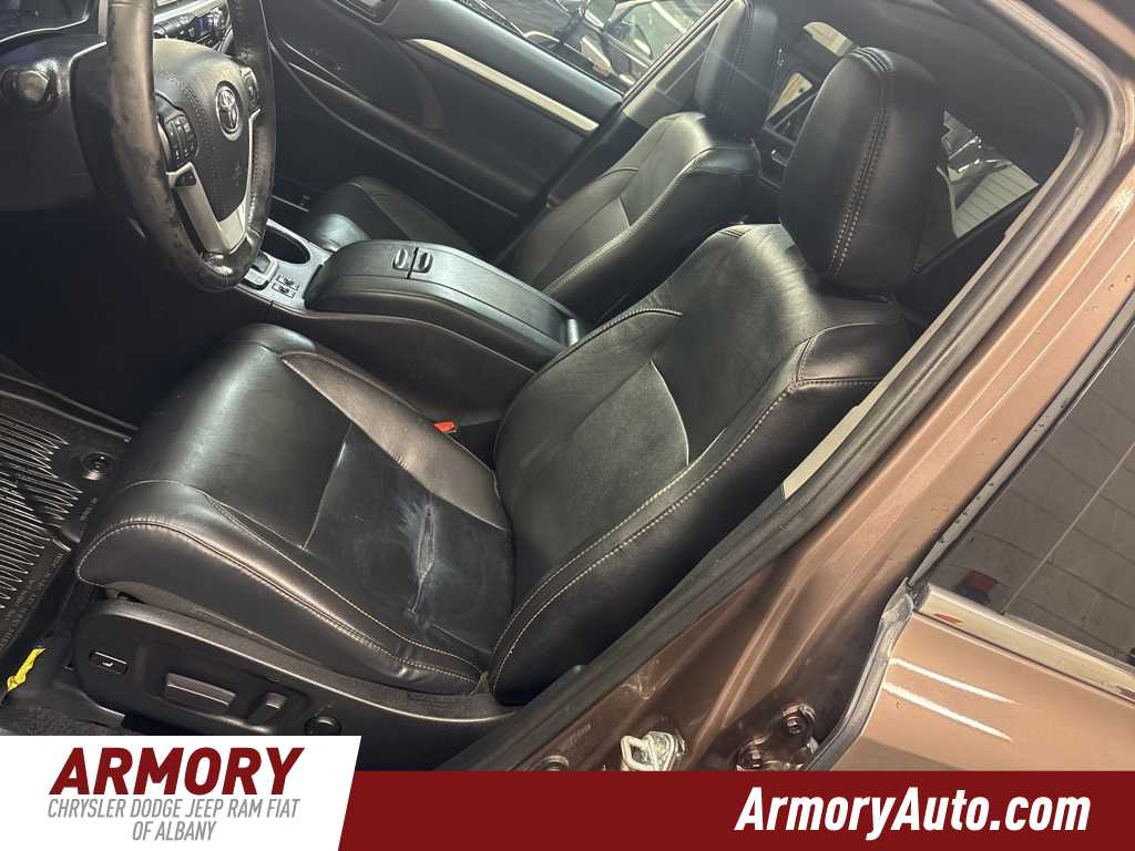 Thumbnail: 2019 Toyota Highlander - 10