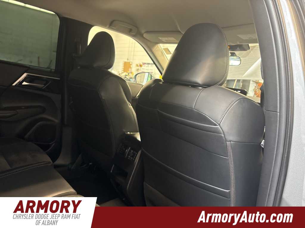 Thumbnail: 2022 Mitsubishi Outlander - 38