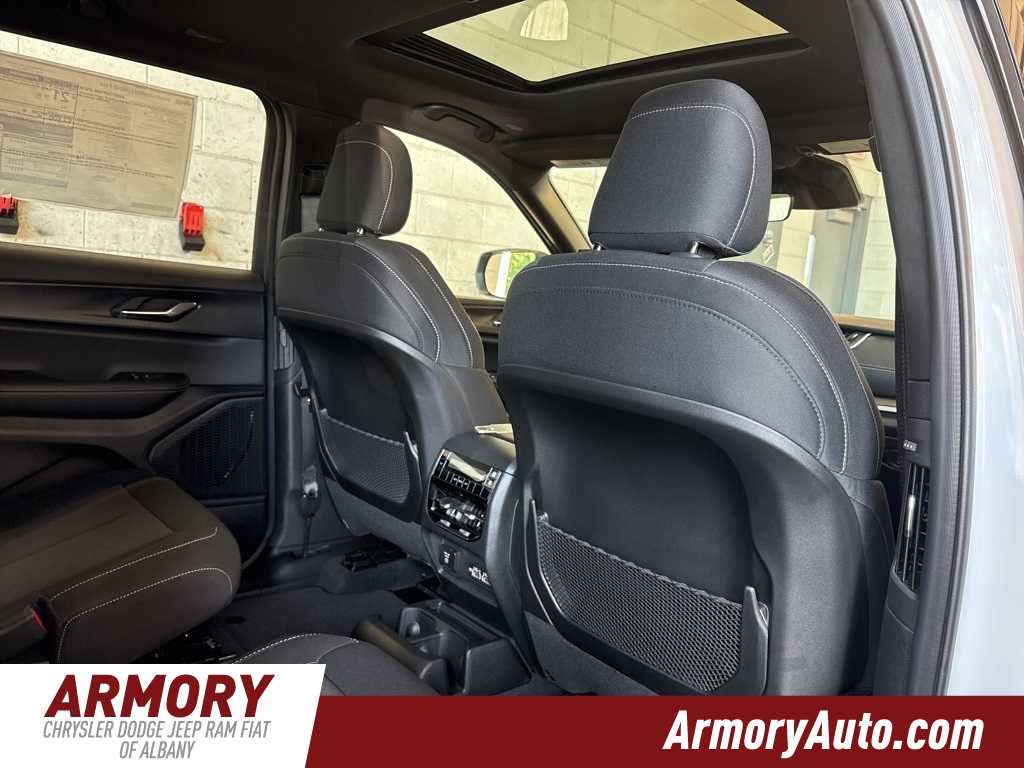 Thumbnail: 2025 Jeep Grand Cherokee L - 35