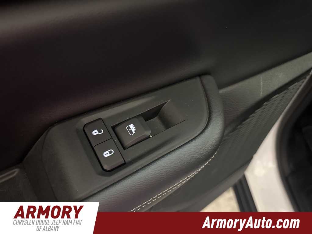 Thumbnail: 2025 Jeep Grand Cherokee - 25