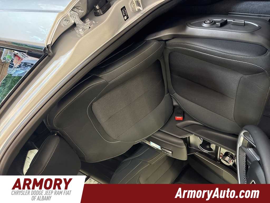 Thumbnail: 2025 Jeep Grand Cherokee - 10