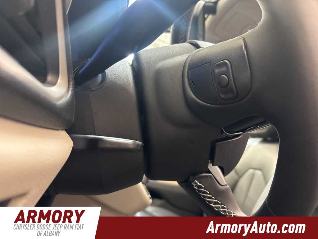 Thumbnail: 2023 Chrysler Pacifica - 11