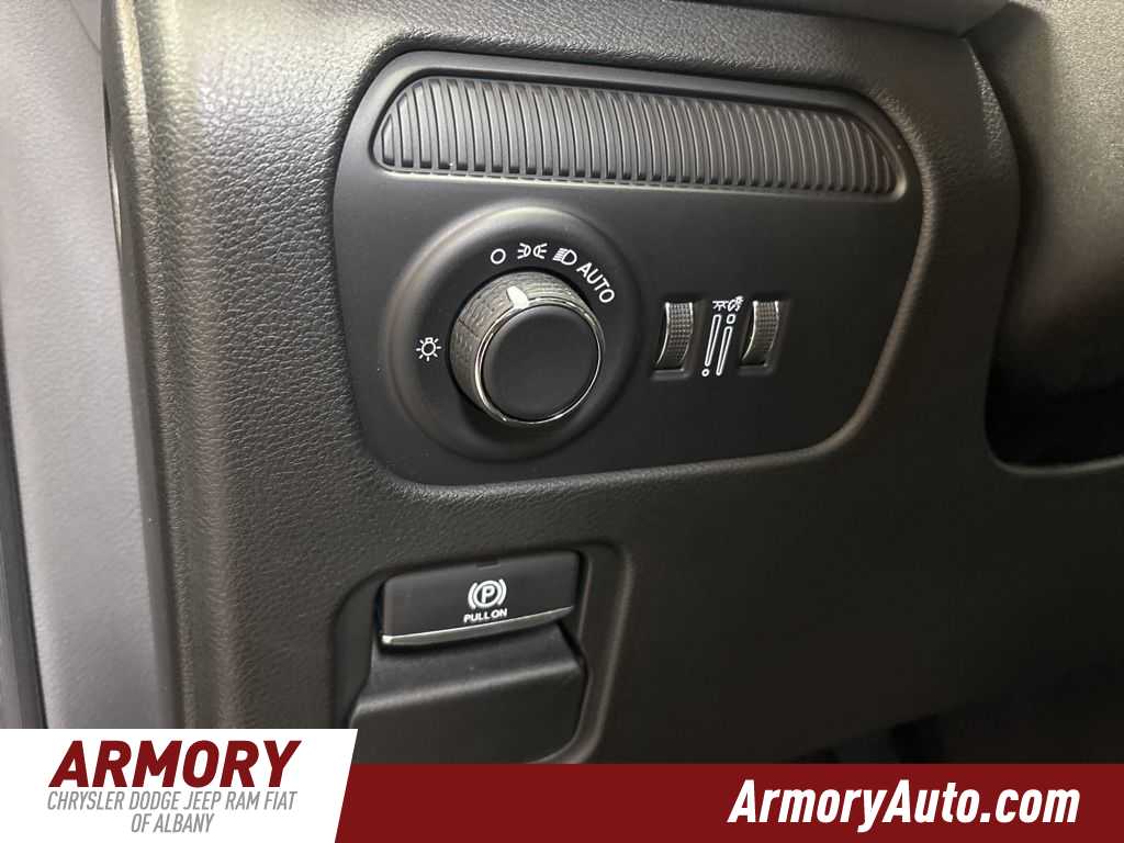 Thumbnail: 2026 Jeep Grand Wagoneer - 11