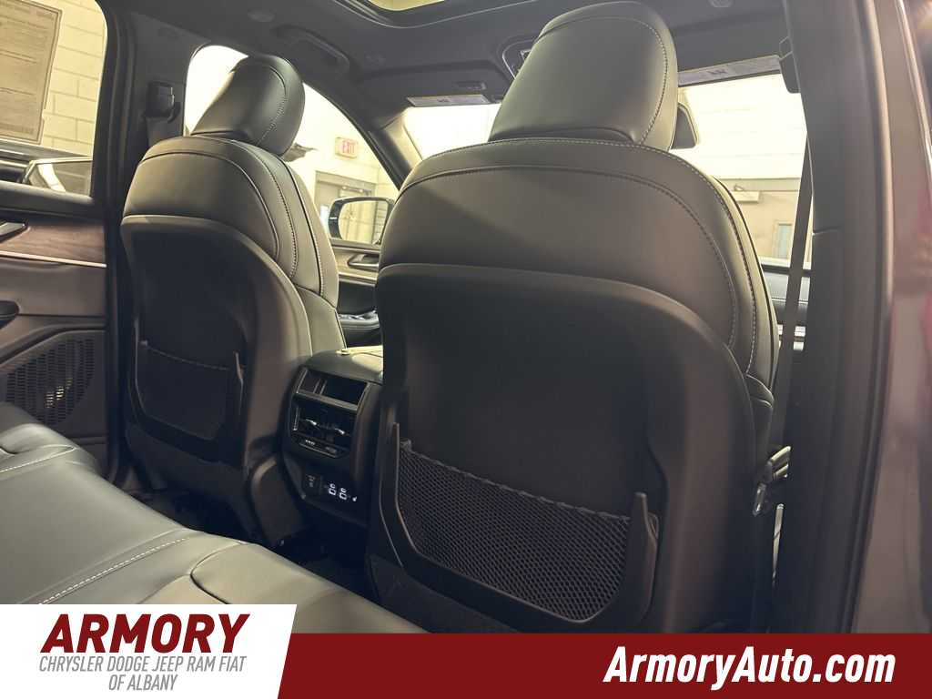 Thumbnail: 2025 Jeep Grand Cherokee - 35