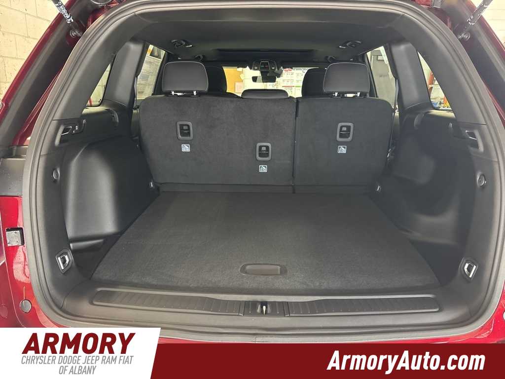 Thumbnail: 2025 Jeep Grand Cherokee - 25