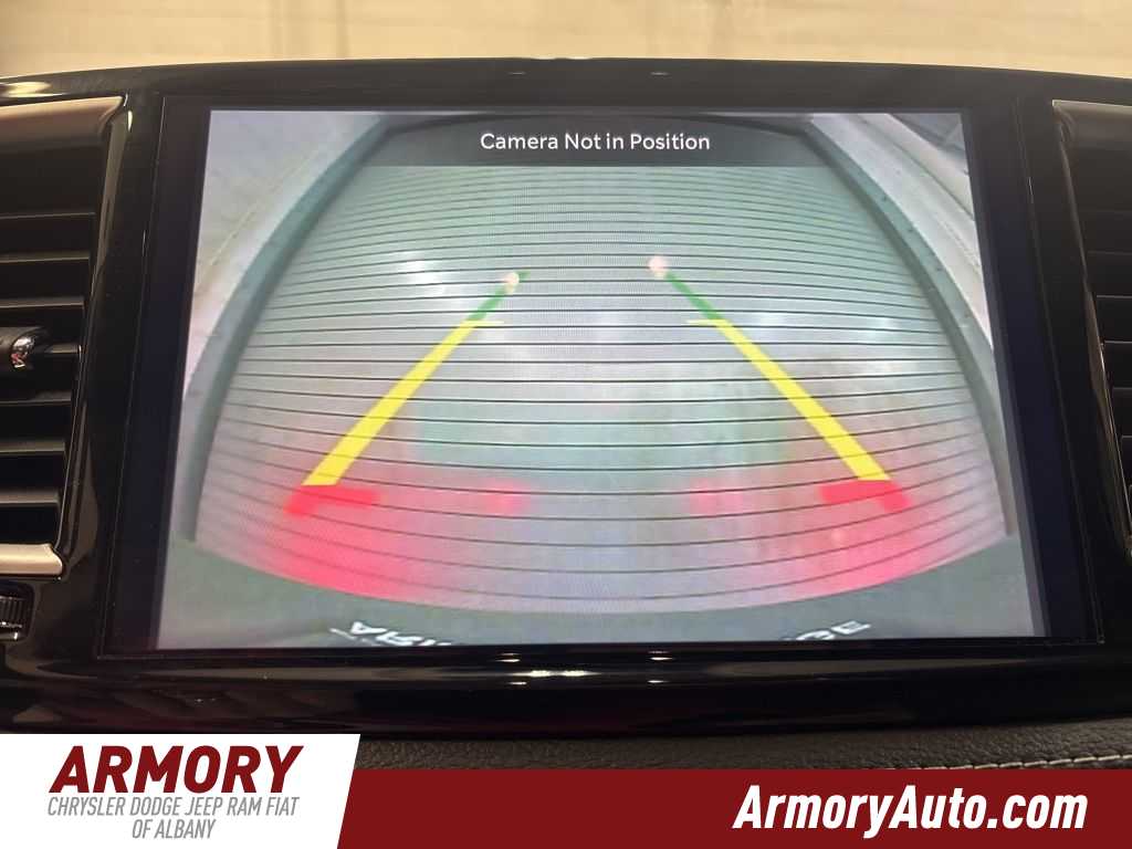 Thumbnail: 2023 Chrysler Pacifica - 18