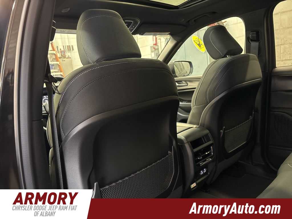 Thumbnail: 2026 Jeep Grand Cherokee - 27