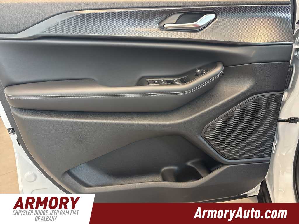 Thumbnail: 2025 Jeep Grand Cherokee - 7