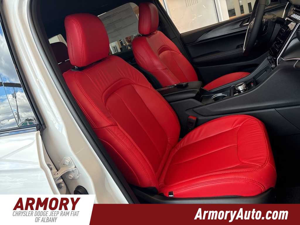 Thumbnail: 2025 Jeep Grand Cherokee - 35