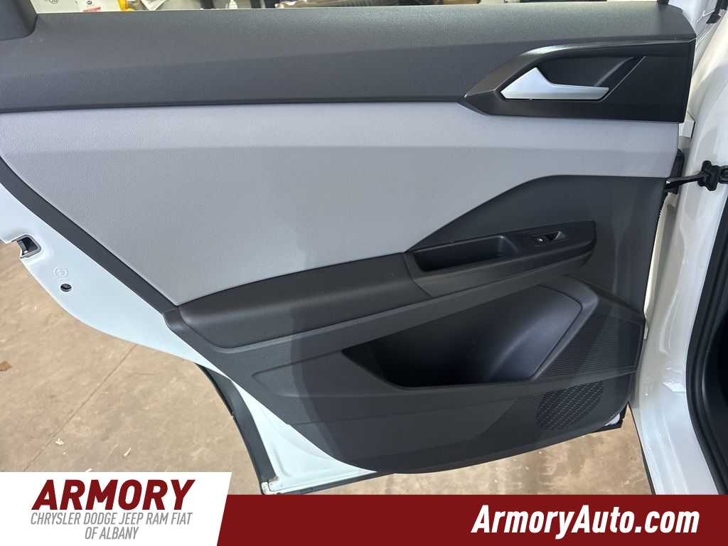 Thumbnail: 2023 Volkswagen Taos - 25