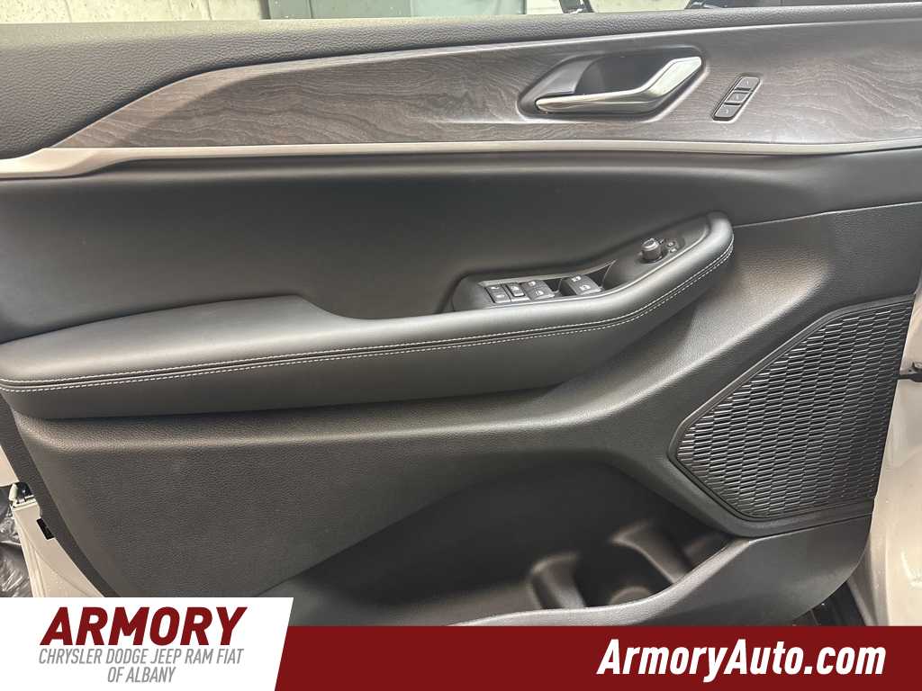 Thumbnail: 2025 Jeep Grand Cherokee - 7