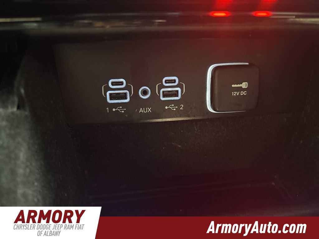 Thumbnail: 2023 Jeep Grand Cherokee L - 21