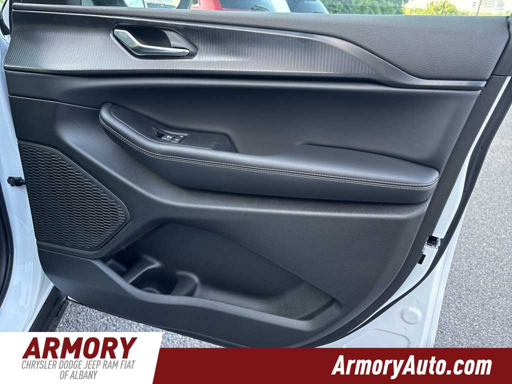 Thumbnail: 2025 Jeep Grand Cherokee L - 26