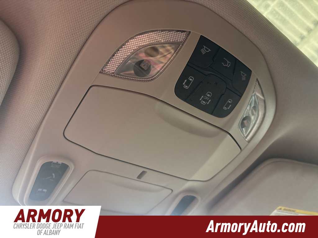 Thumbnail: 2023 Chrysler Pacifica - 22