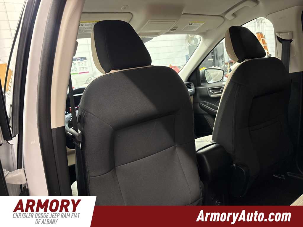 Thumbnail: 2022 Ford Escape - 25