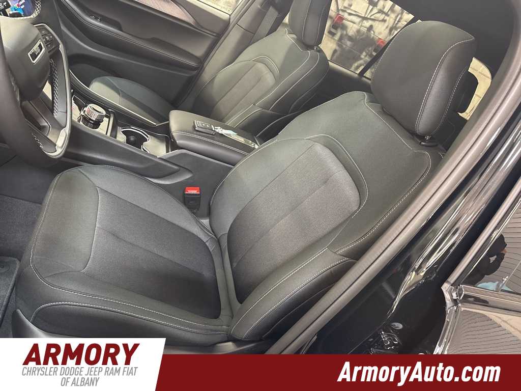 Thumbnail: 2025 Jeep Grand Cherokee - 10