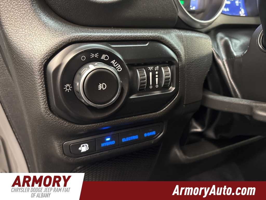 Thumbnail: 2022 Jeep Wrangler - 12