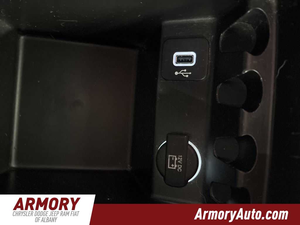 Thumbnail: 2017 Jeep Cherokee - 22