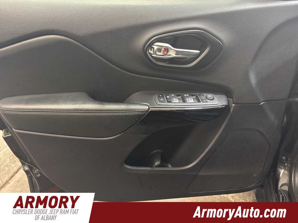 Thumbnail: 2023 Jeep Cherokee - 7