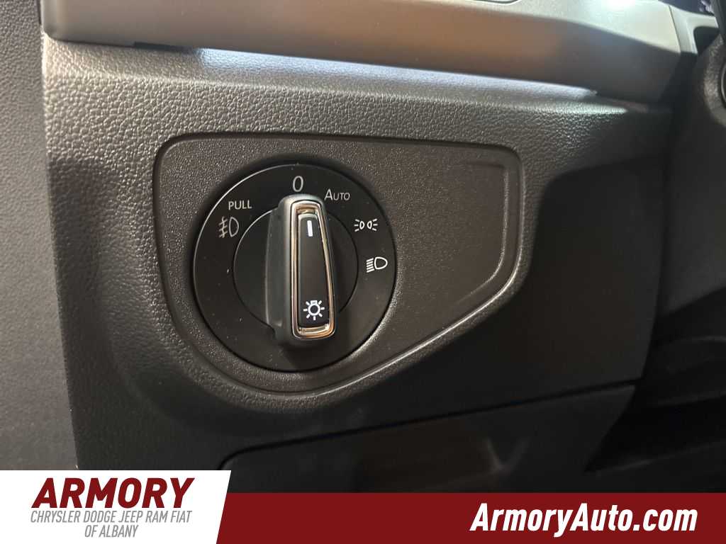 Thumbnail: 2018 Volkswagen Atlas - 11