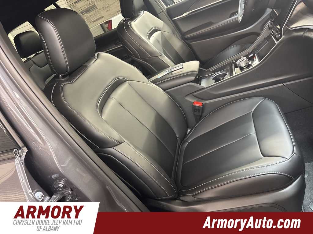 Thumbnail: 2025 Jeep Grand Cherokee - 37