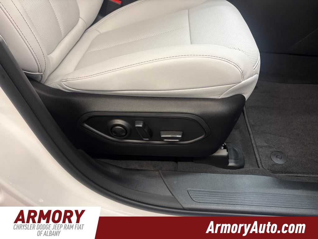 Thumbnail: 2026 Jeep Cherokee - 41