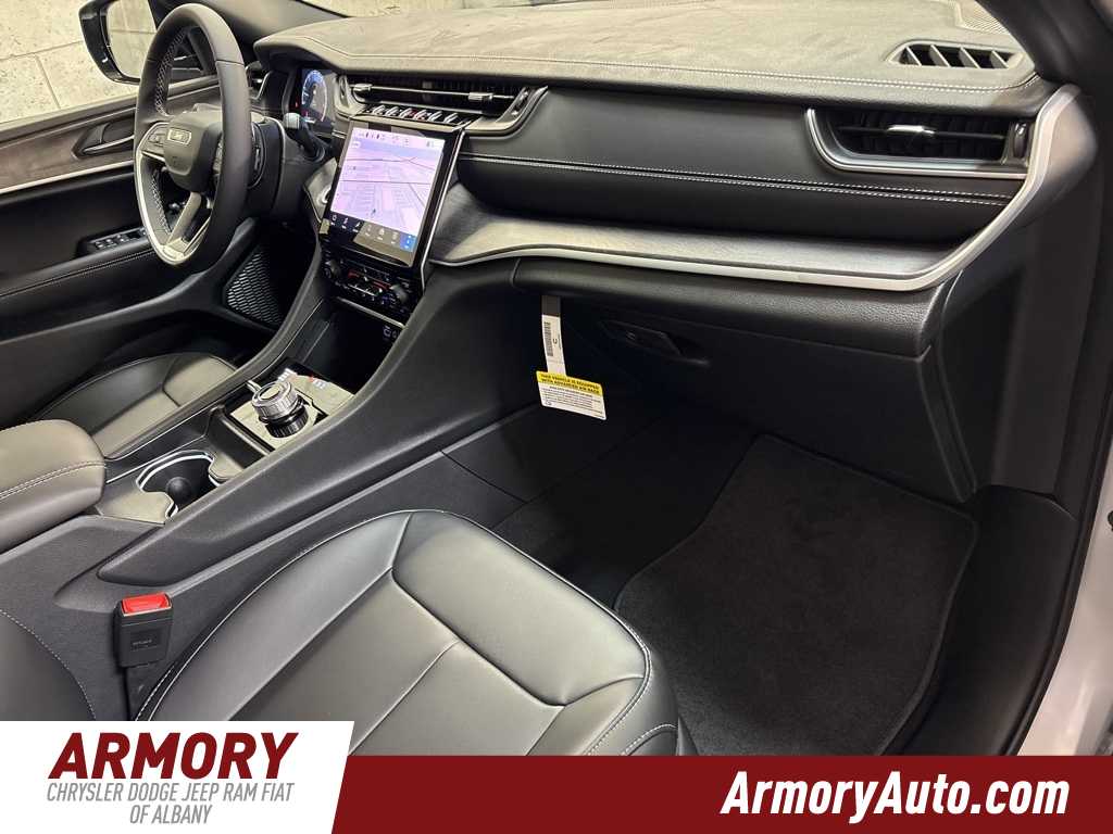 Thumbnail: 2025 Jeep Grand Cherokee - 39