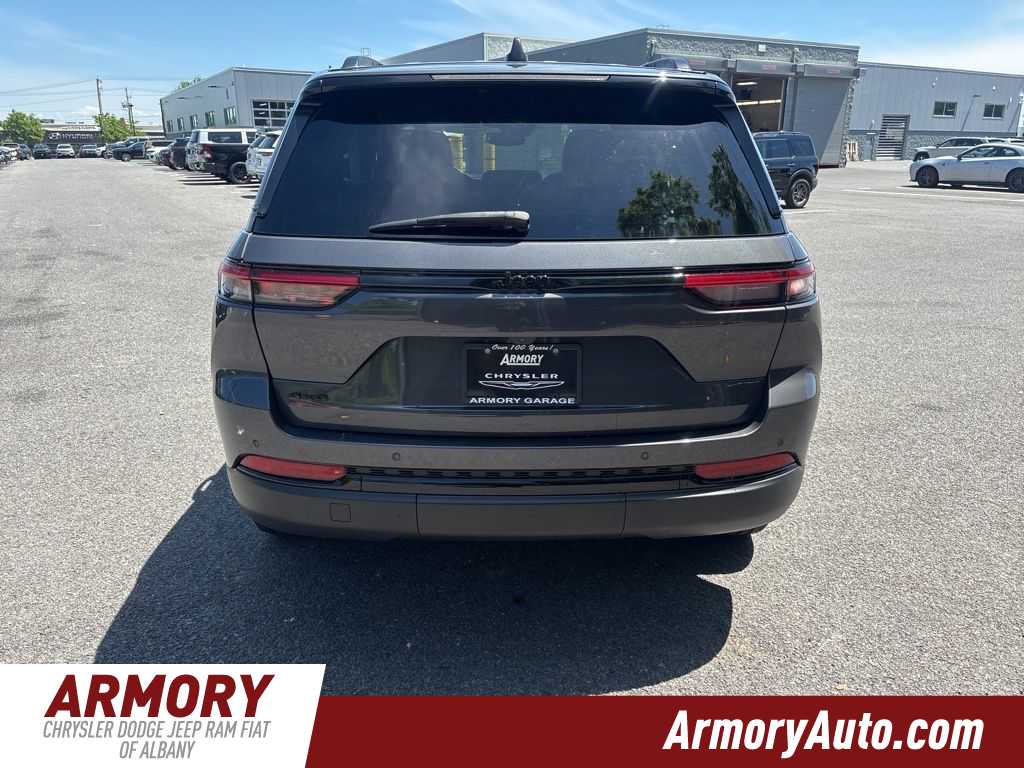 Thumbnail: 2023 Jeep Grand Cherokee - 5