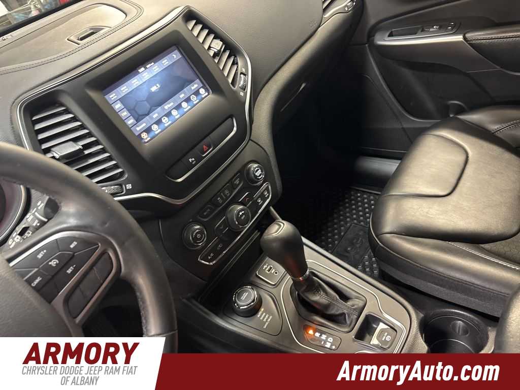 Thumbnail: 2020 Jeep Cherokee - 15