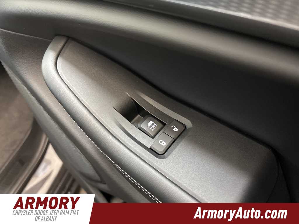 Thumbnail: 2025 Jeep Grand Cherokee - 34