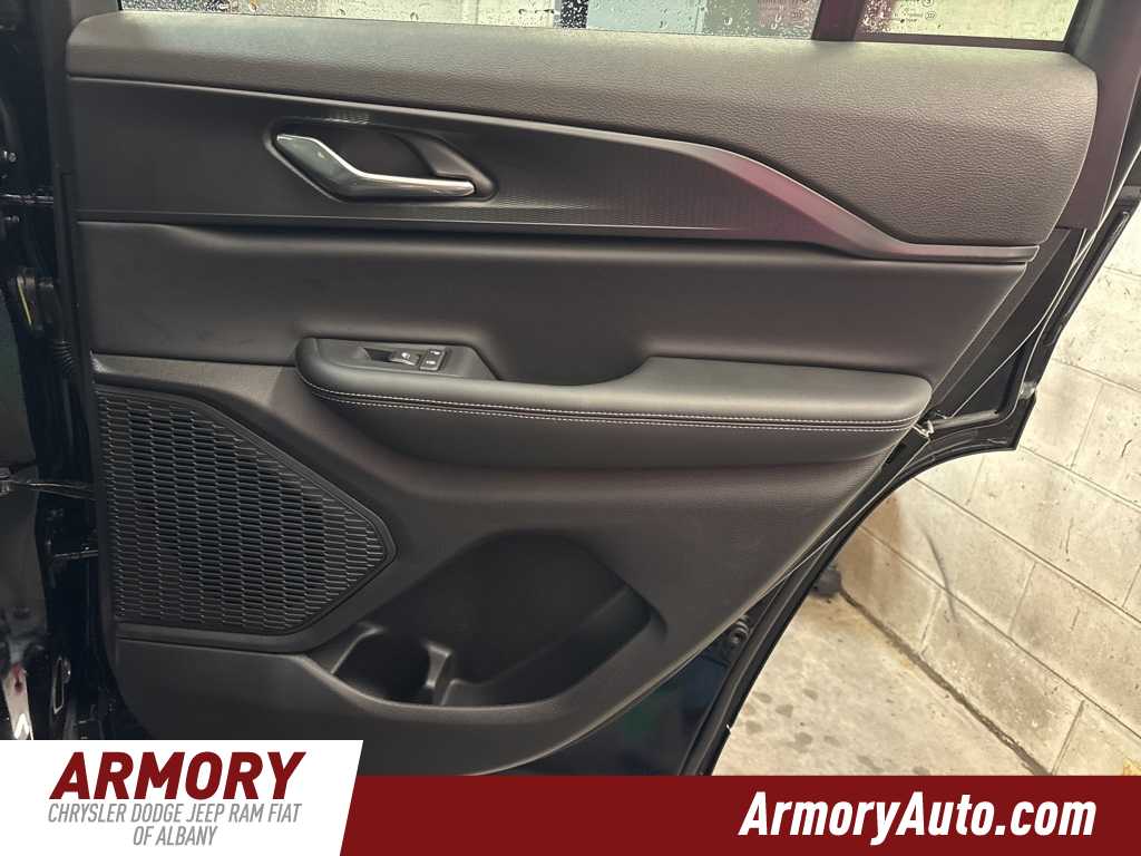 Thumbnail: 2025 Jeep Grand Cherokee - 26