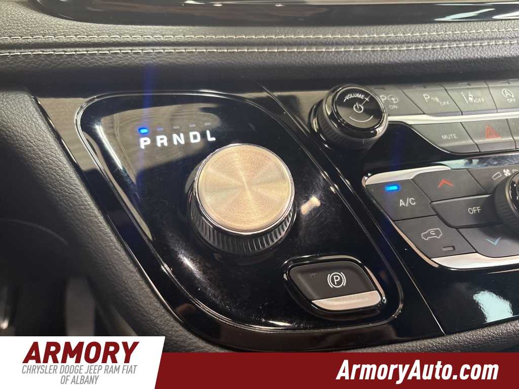 Thumbnail: 2022 Chrysler Pacifica - 22