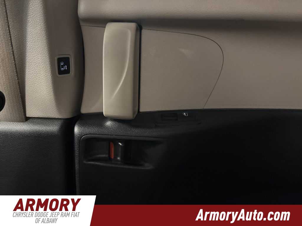 Thumbnail: 2023 Chrysler Pacifica - 30