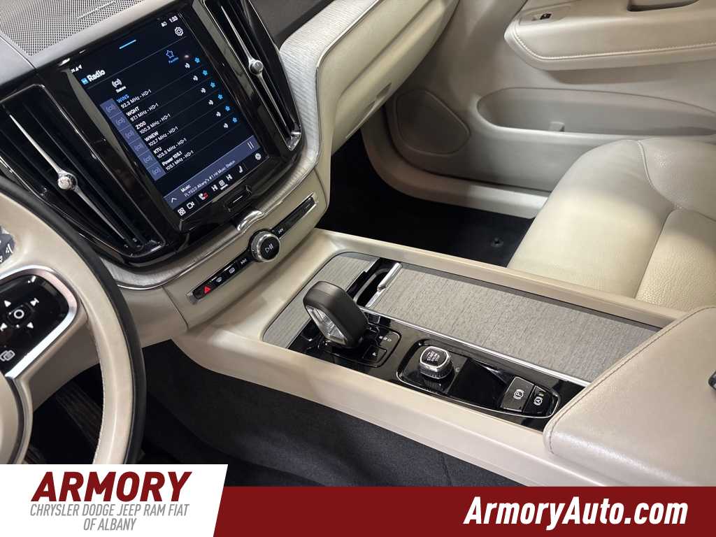 Thumbnail: 2024 Volvo XC60 - 16