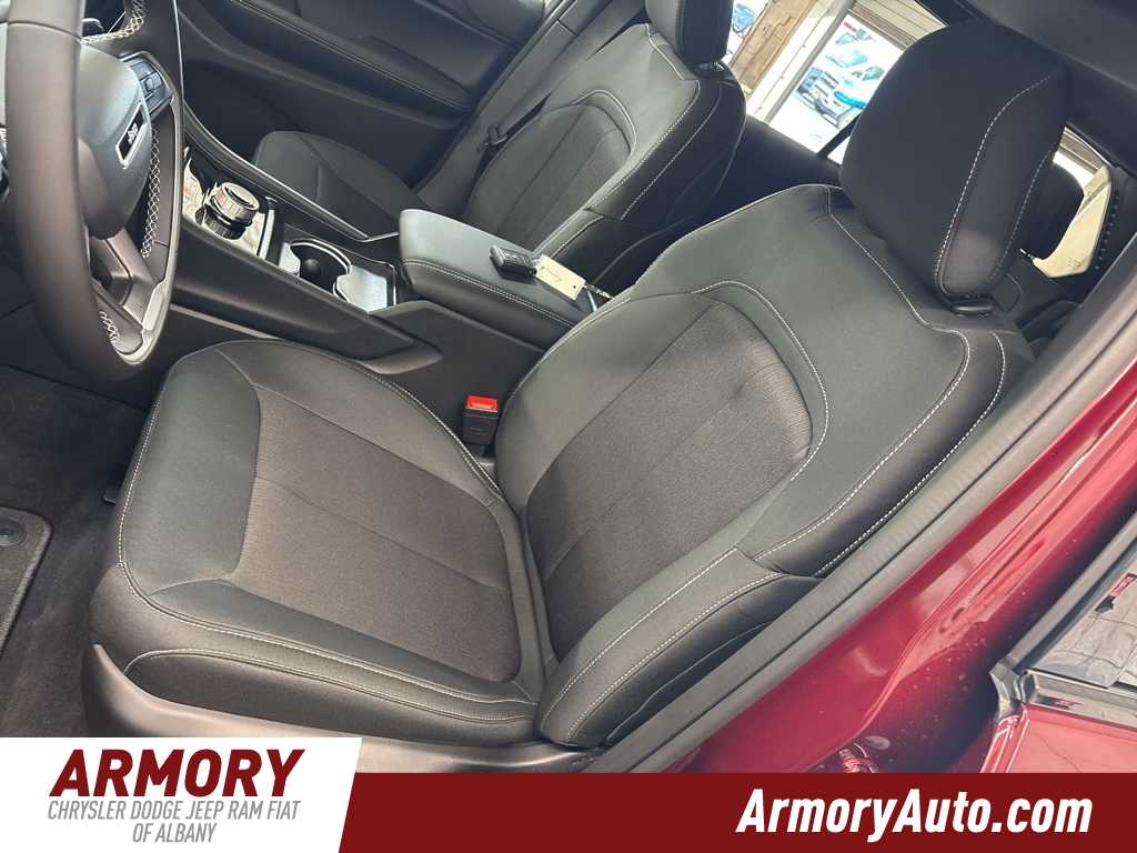 Thumbnail: 2025 Jeep Grand Cherokee - 10