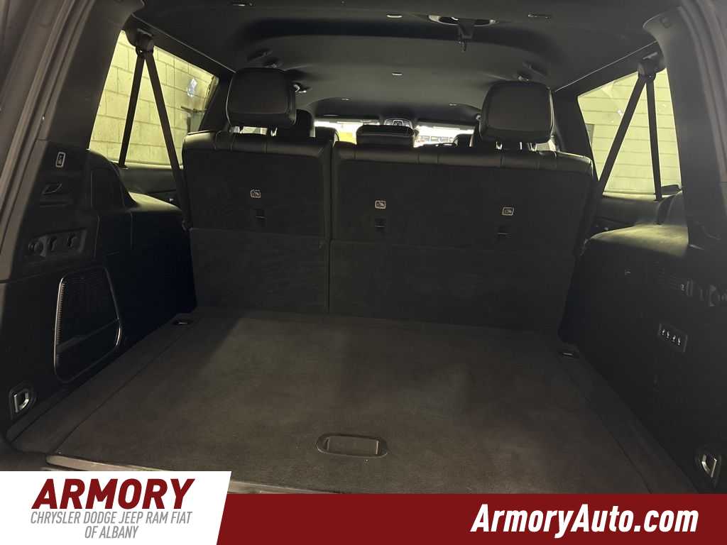 Thumbnail: 2023 Jeep Wagoneer - 33