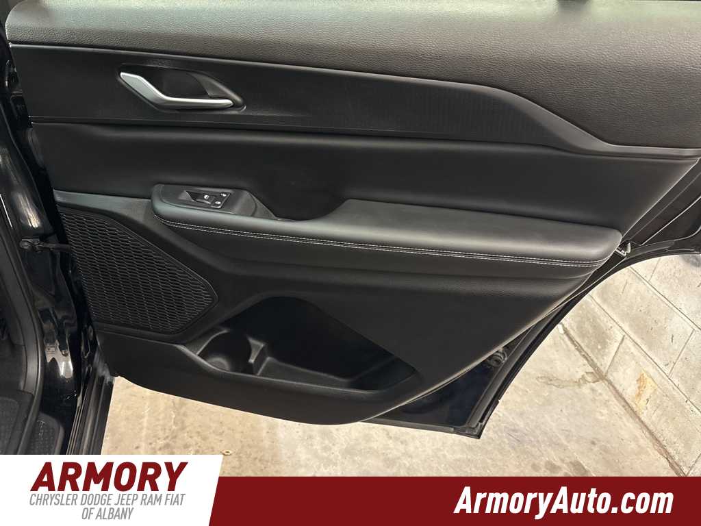 Thumbnail: 2023 Jeep Grand Cherokee L - 34