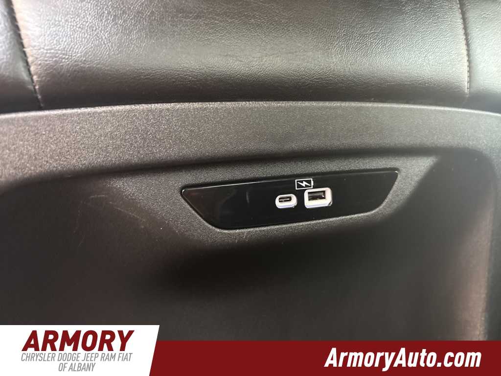 Thumbnail: 2022 Chrysler Pacifica - 33
