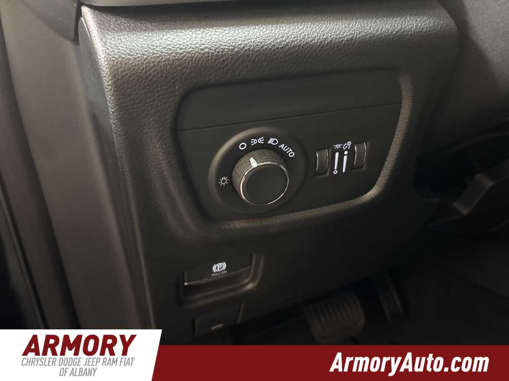 Thumbnail: 2025 Jeep Grand Cherokee - 11