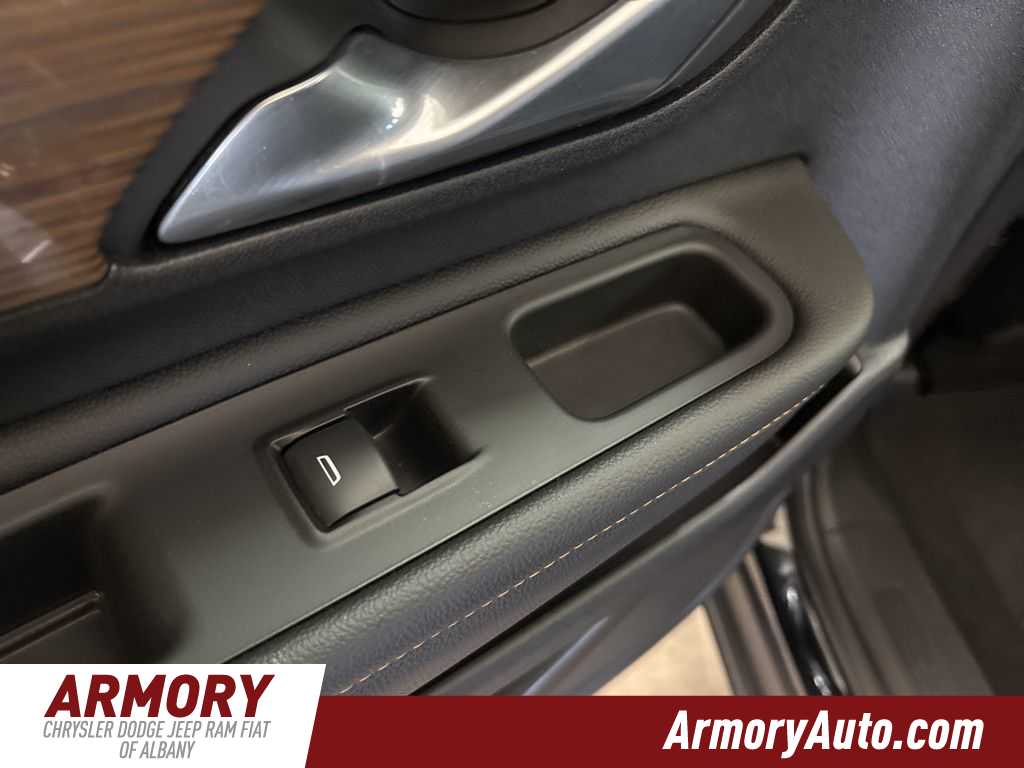 Thumbnail: 2020 GMC Terrain - 23